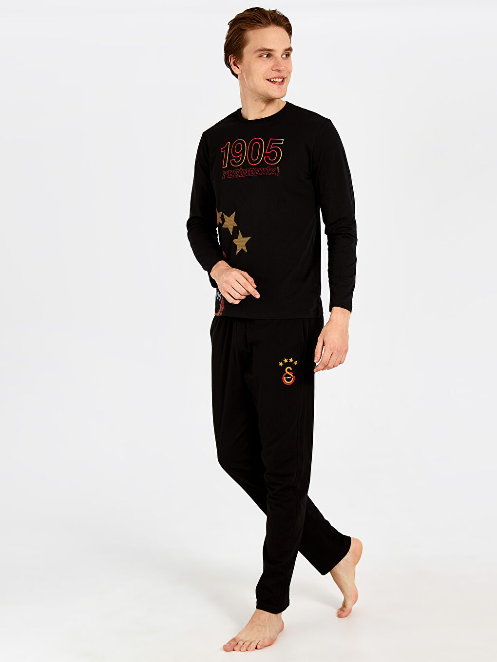 Siyah Standart Kalıp Galatasaray Baskılı Erkek Taraftar Pijama Takımı-1