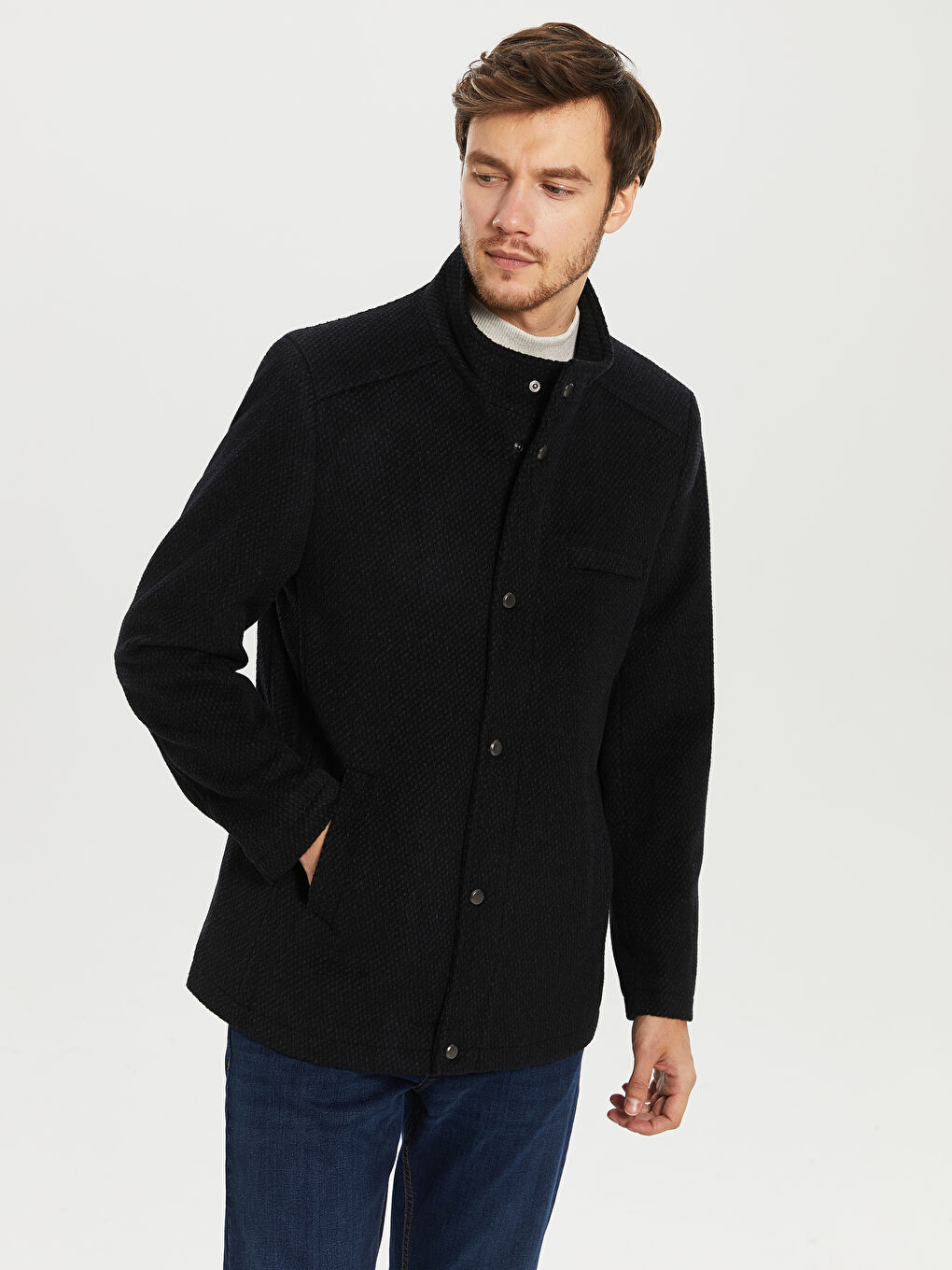 Siyah Rahat Kalıp Dik Yaka Erkek Kaşe Kaban