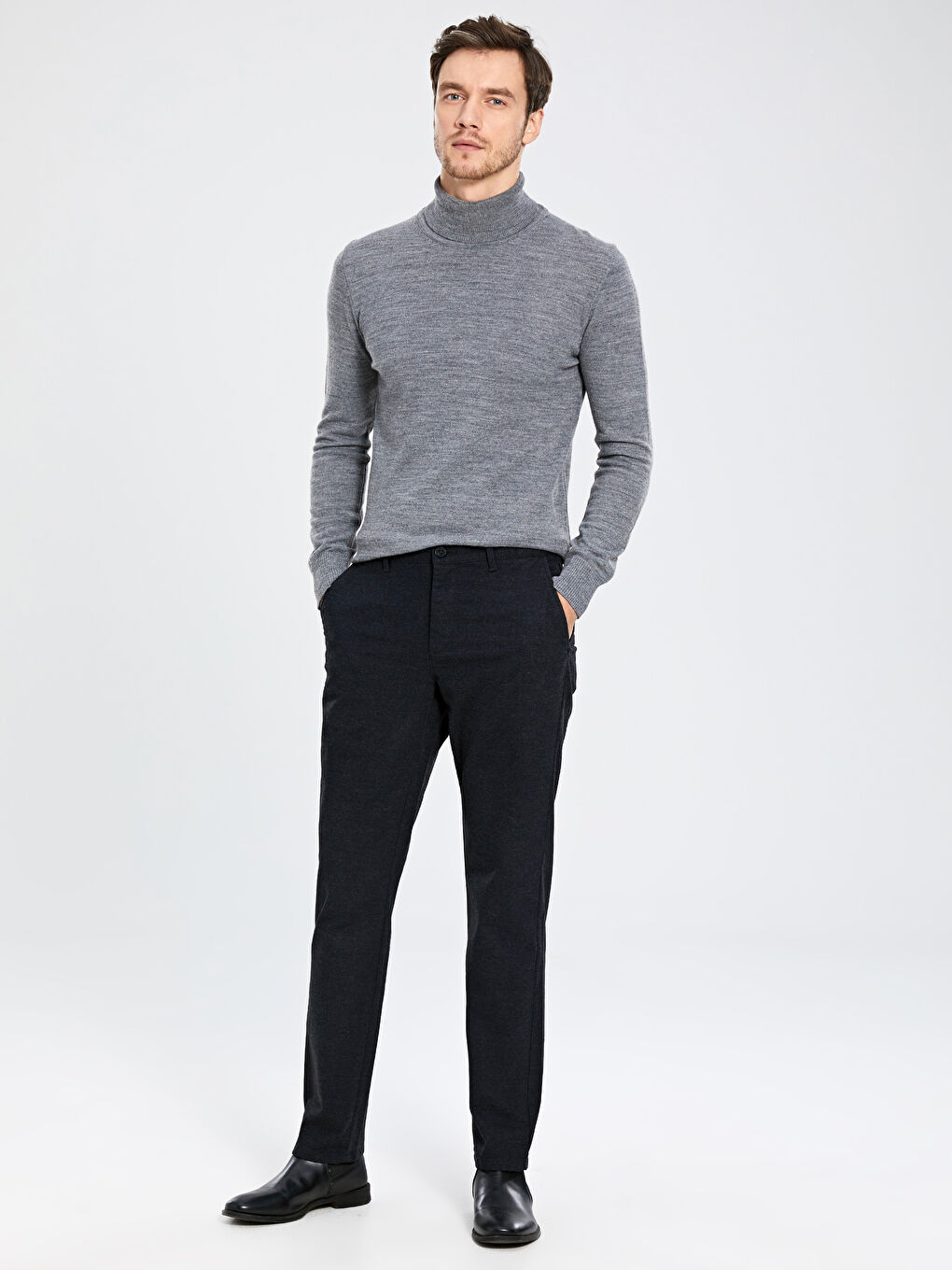 Siyah Regular Fit Dokulu Erkek Pantolon