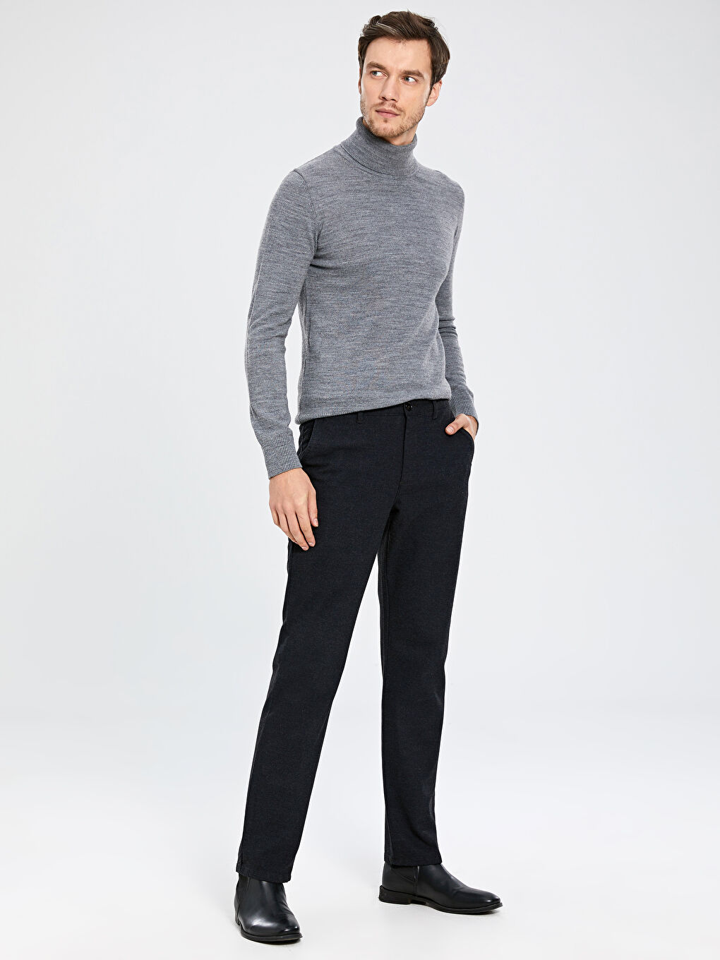 Siyah Regular Fit Dokulu Erkek Pantolon-1