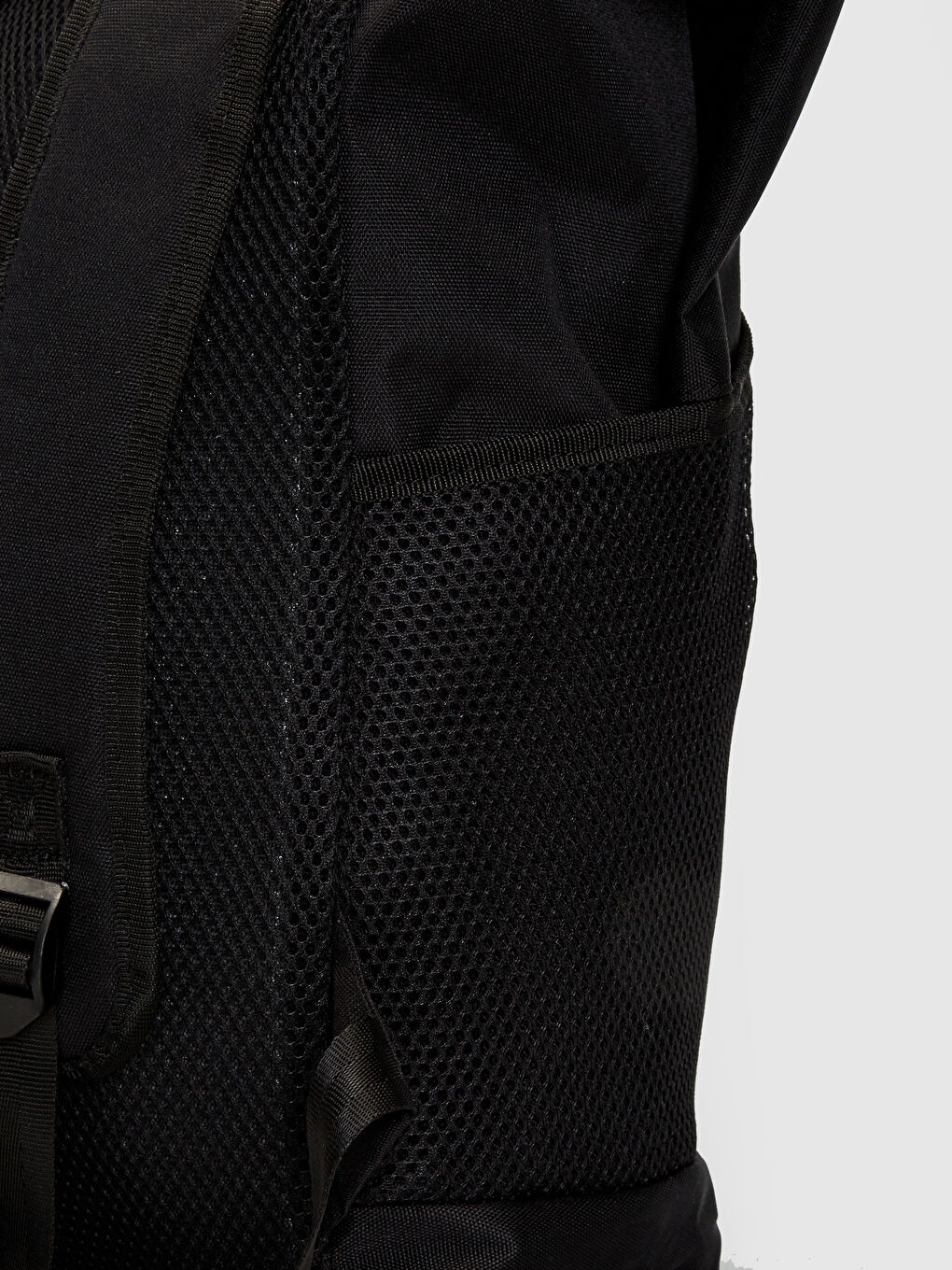 Siyah Etiket Detaylı Erkek Sırt Çantası-3