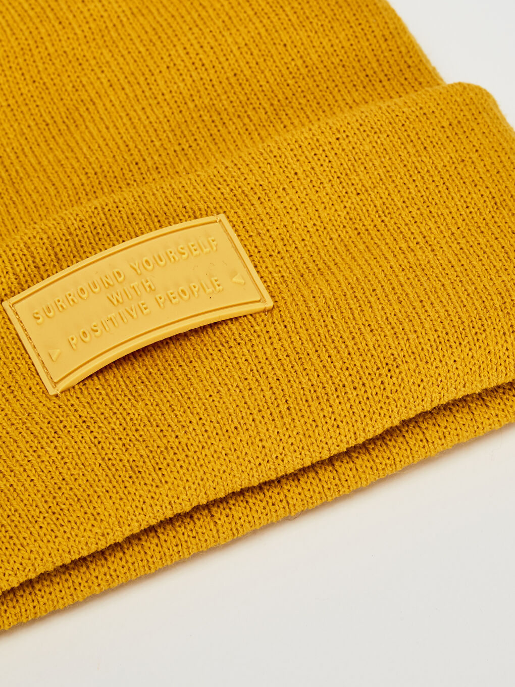 Мъж Жълто Боне-1