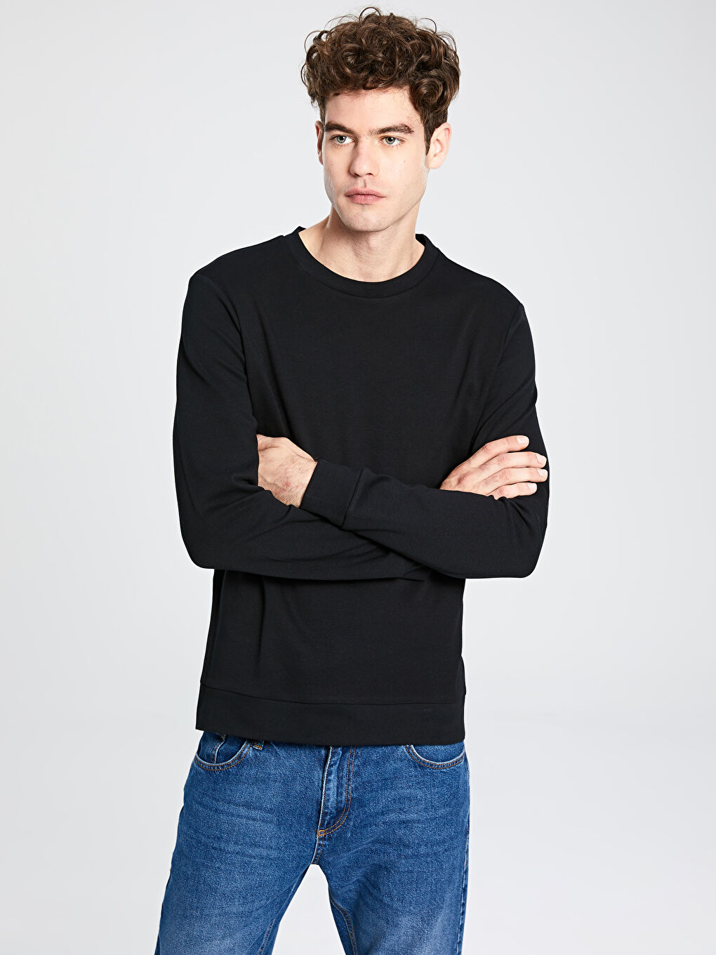 Yeni Siyah Sweatshirt