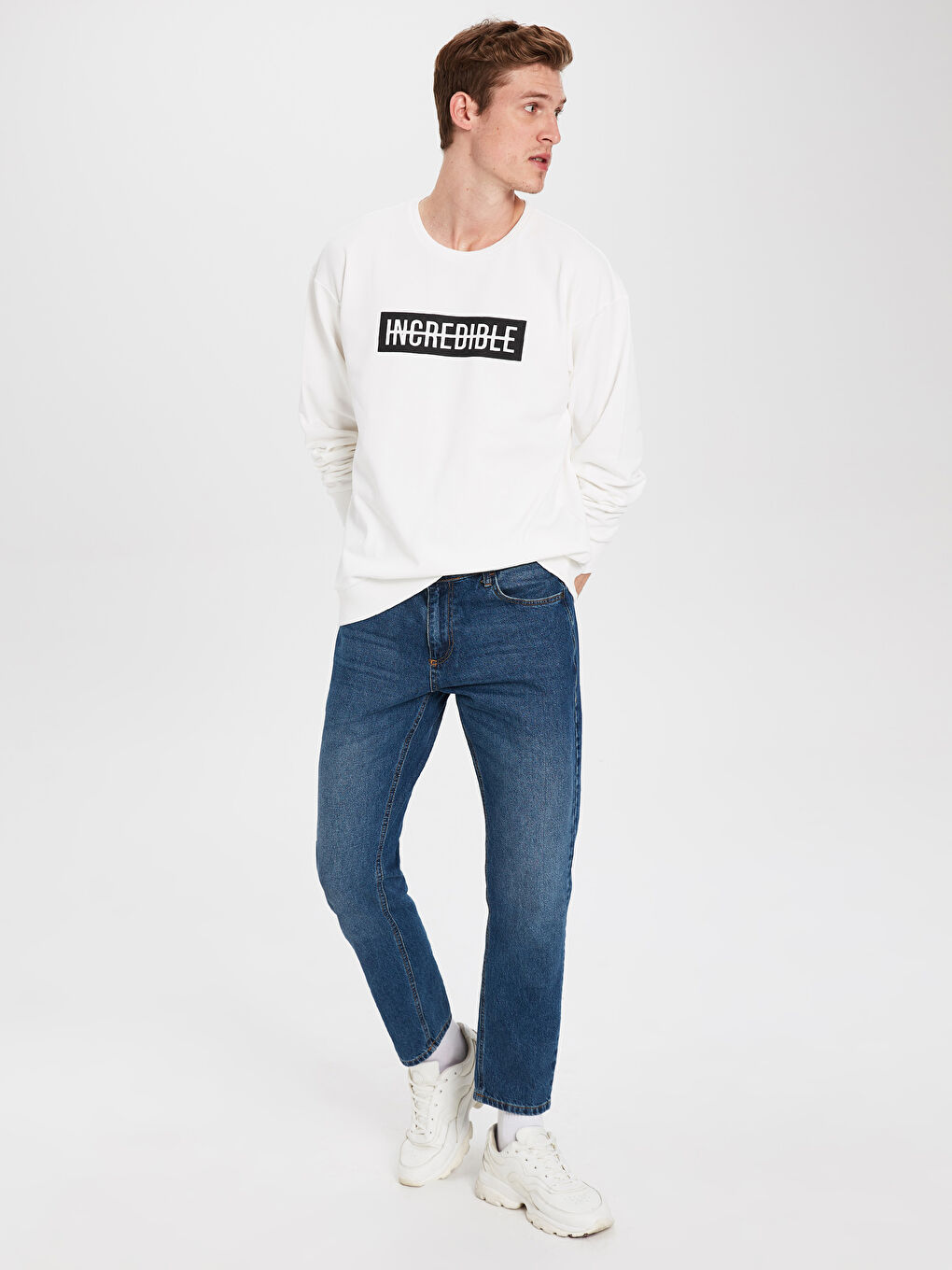 Beyaz Bisiklet Yaka Baskılı Uzun Kollu Sweatshirt Baba Oğul Kombini-1