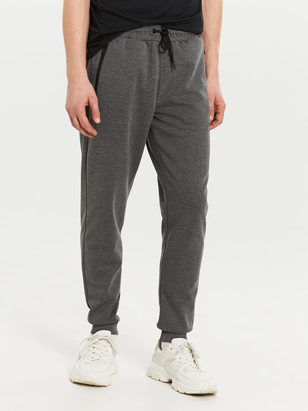 Gri Standart Kalıp Real Madrid Baskılı Aktif Spor Erkek Taraftar Eşofman Altı-2