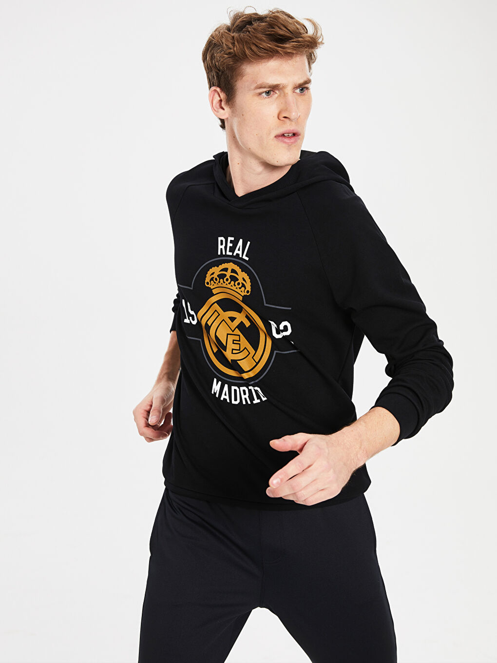 سويتشيرت طويل الكم مطبوع ريال مدريد للرجال بكابوش-2