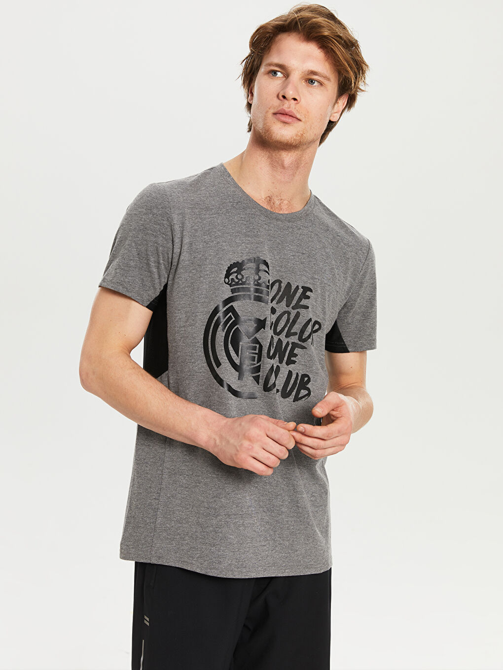 Gri Bisiklet Yaka Kısa Kollu Real Madrid Baskılı Aktif Spor Erkek Taraftar Tişört-1