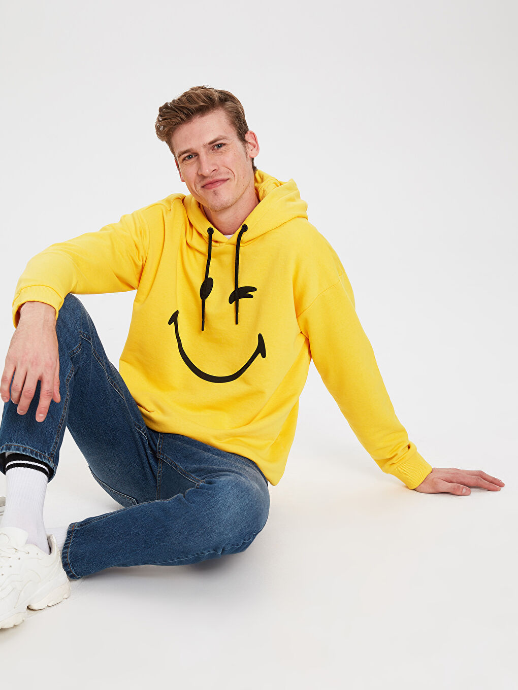 Sarı Uzun Kollu SmileyWorld Baskılı Erkek Hoodie-1