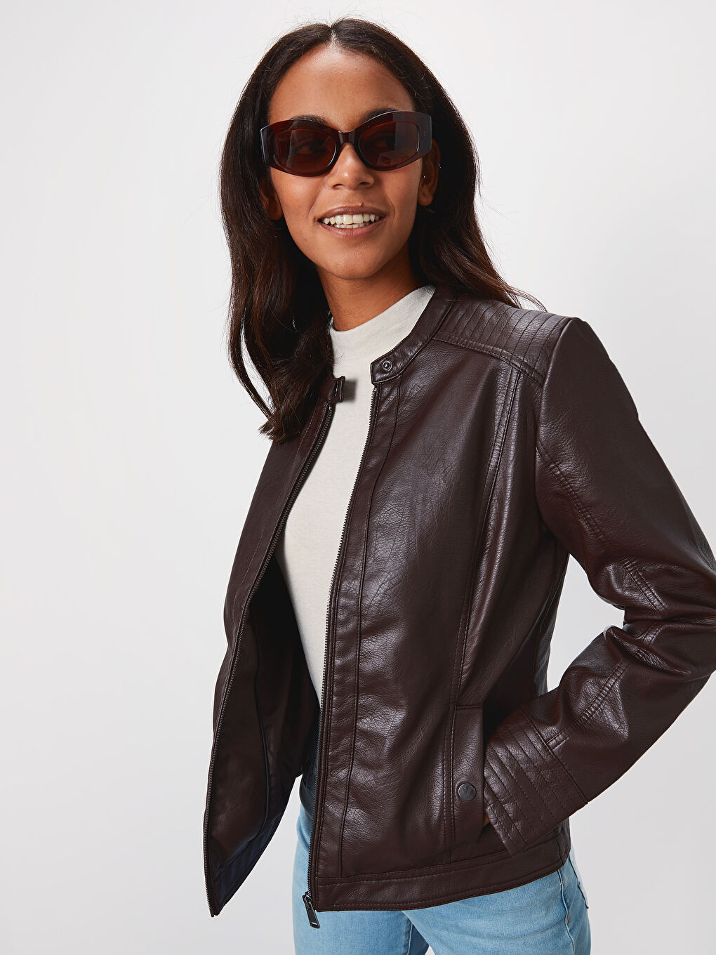 Kahverengi Deri Görünümlü Mont