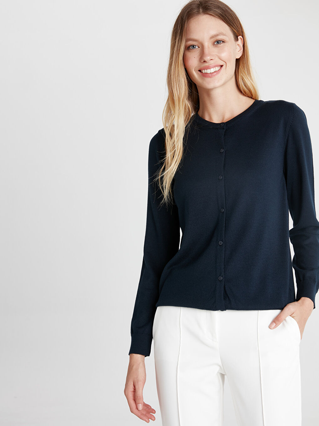 Lacivert Düğmeli İnce Uzun Kollu Kadın Triko Hırka-1