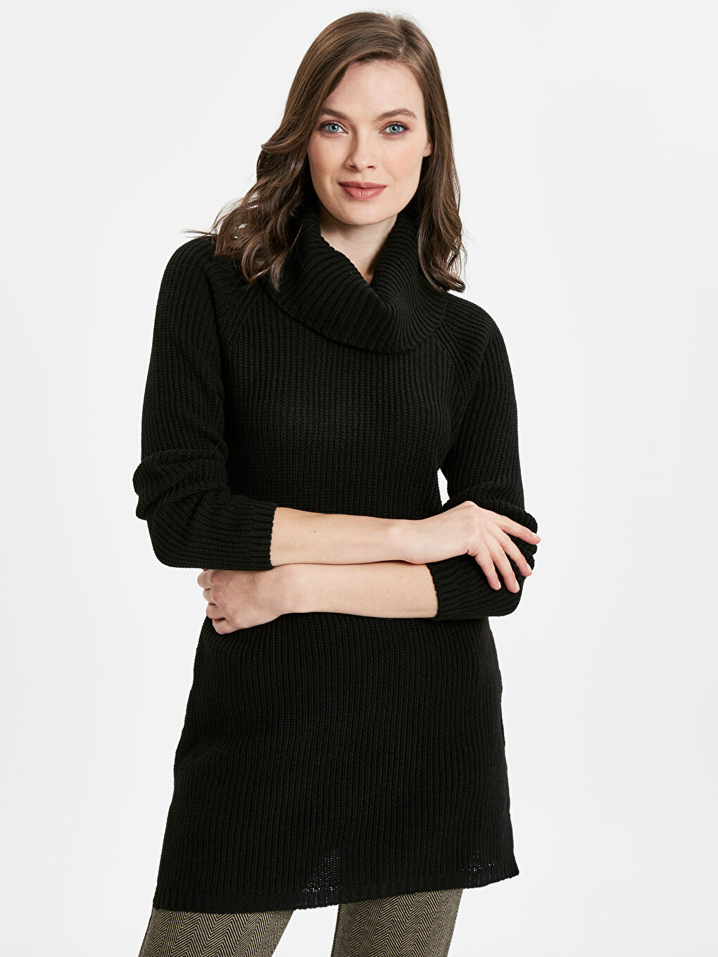 Siyah Dökümlü Yaka Kadın Tunik