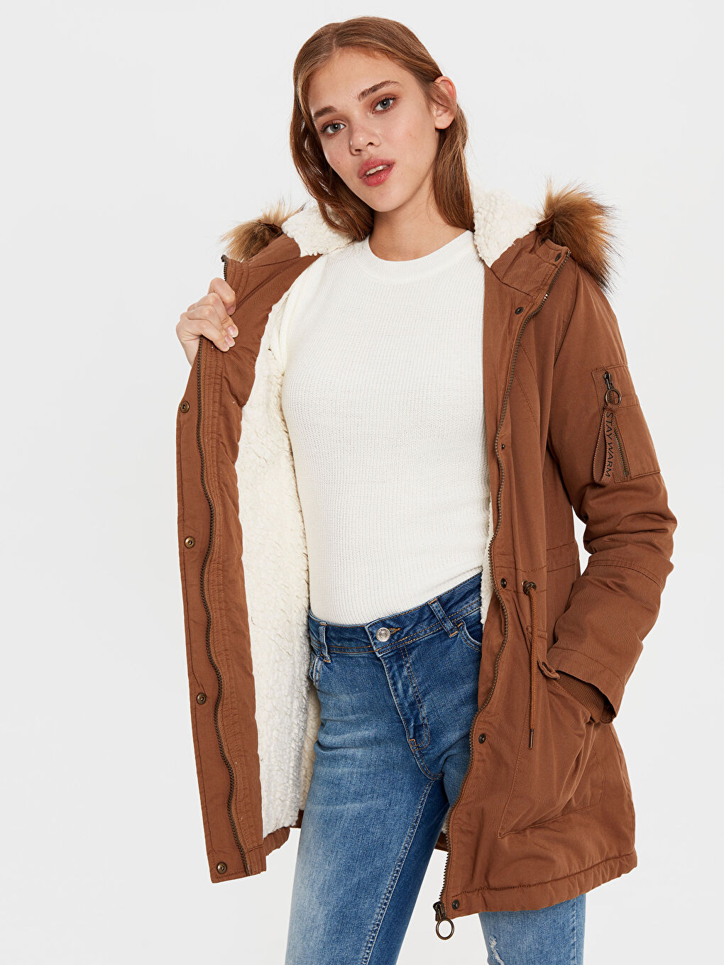 Kahverengi Kapüşonlu Uzun Kollu Kadın Parka-1