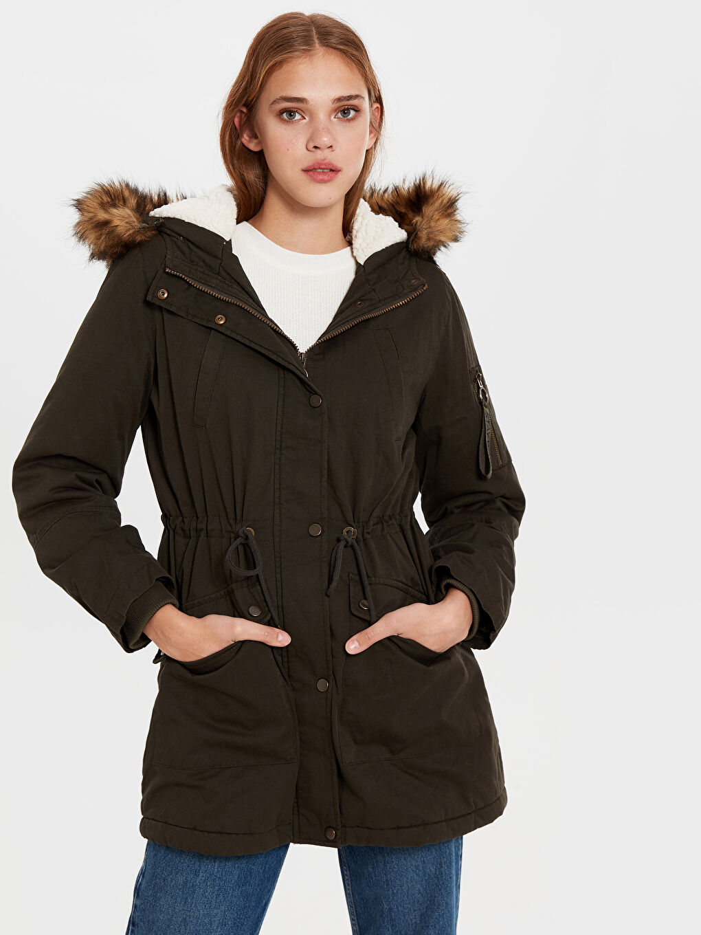 Haki Kapüşonlu Uzun Kollu Kadın Parka