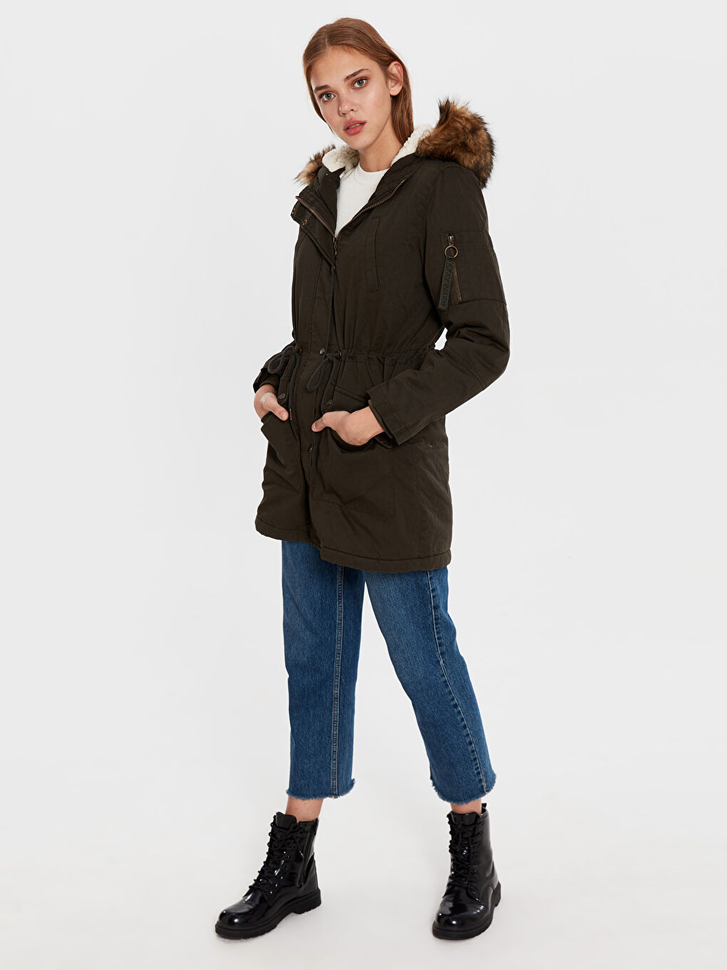 Haki Kapüşonlu Uzun Kollu Kadın Parka-3