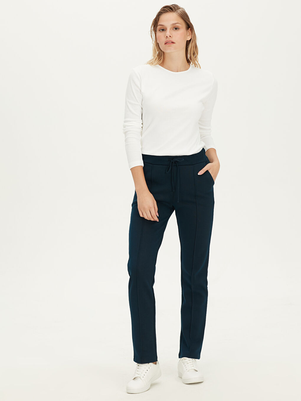 Women's Tracksuit Bottom With Elastic Waist Pocket Detailed