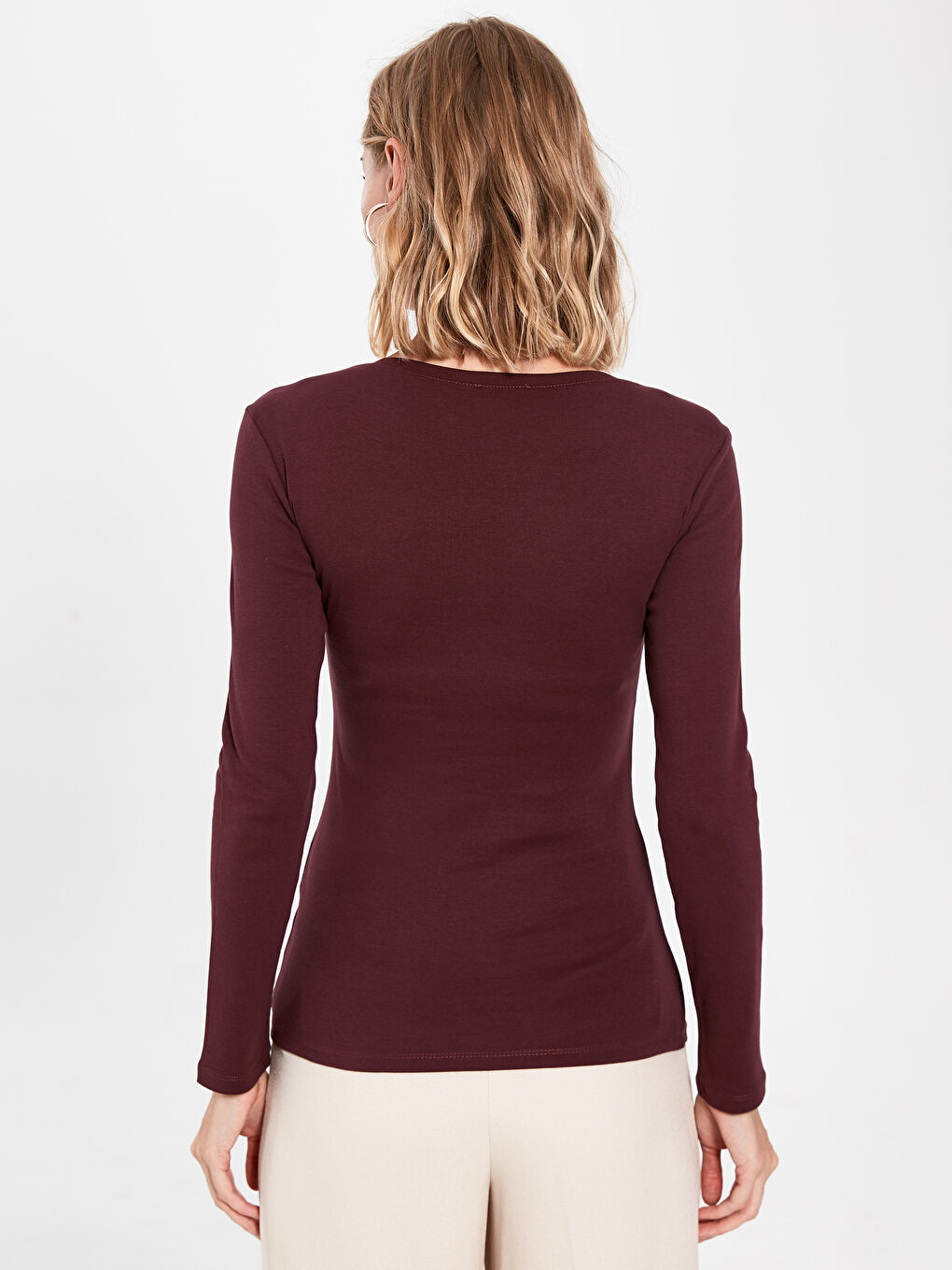 Standard Fit U Neck Long Sleeve Women's T-Shirt-2