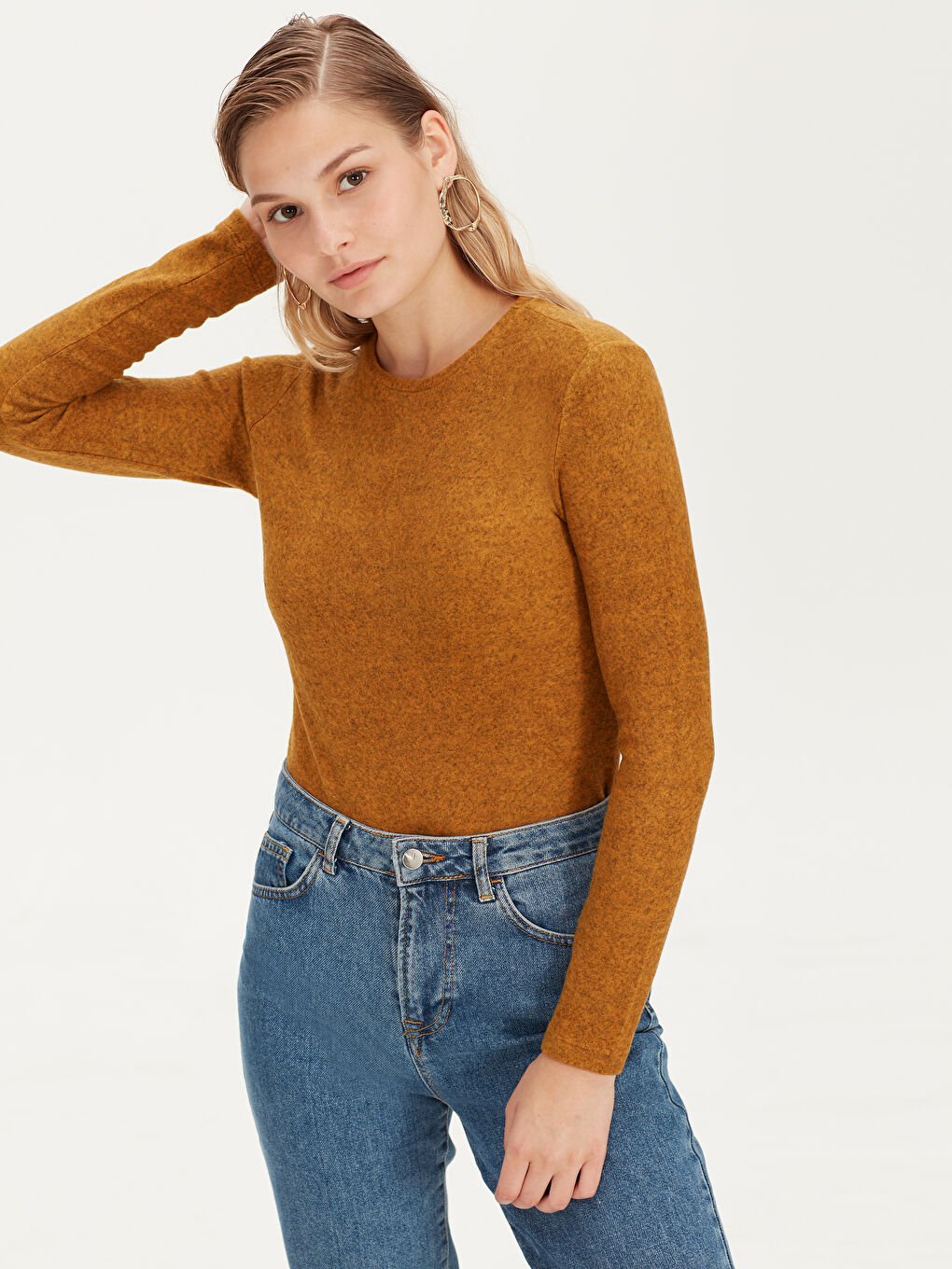 Дөңгелек жағалы негізгі ұзын жең футболка-1