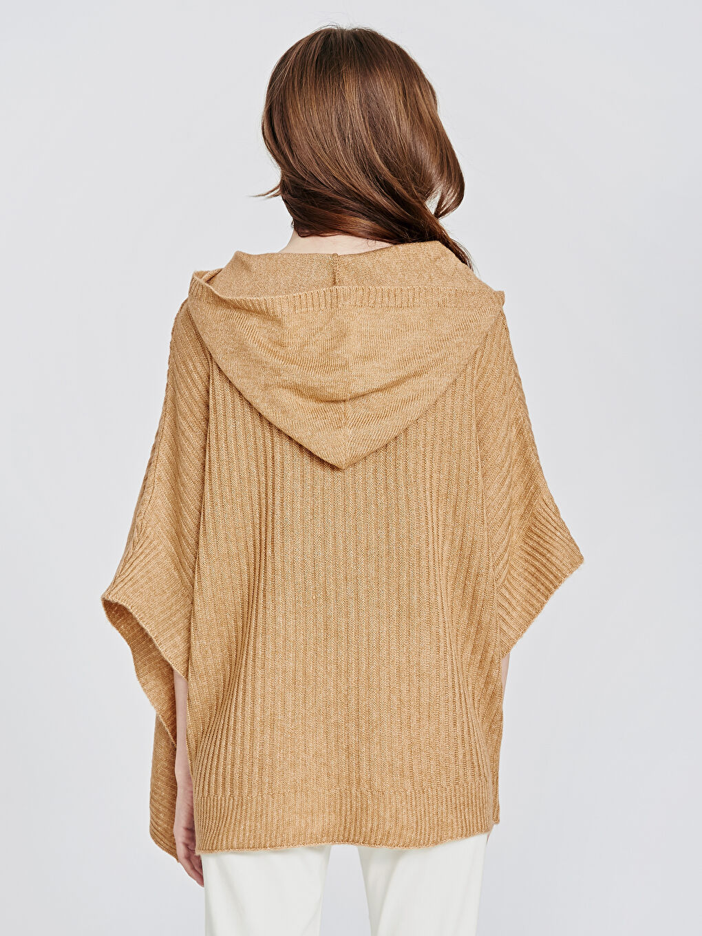 Bej Kadın Kapüşonlu Düz Kolsuz Panço-2