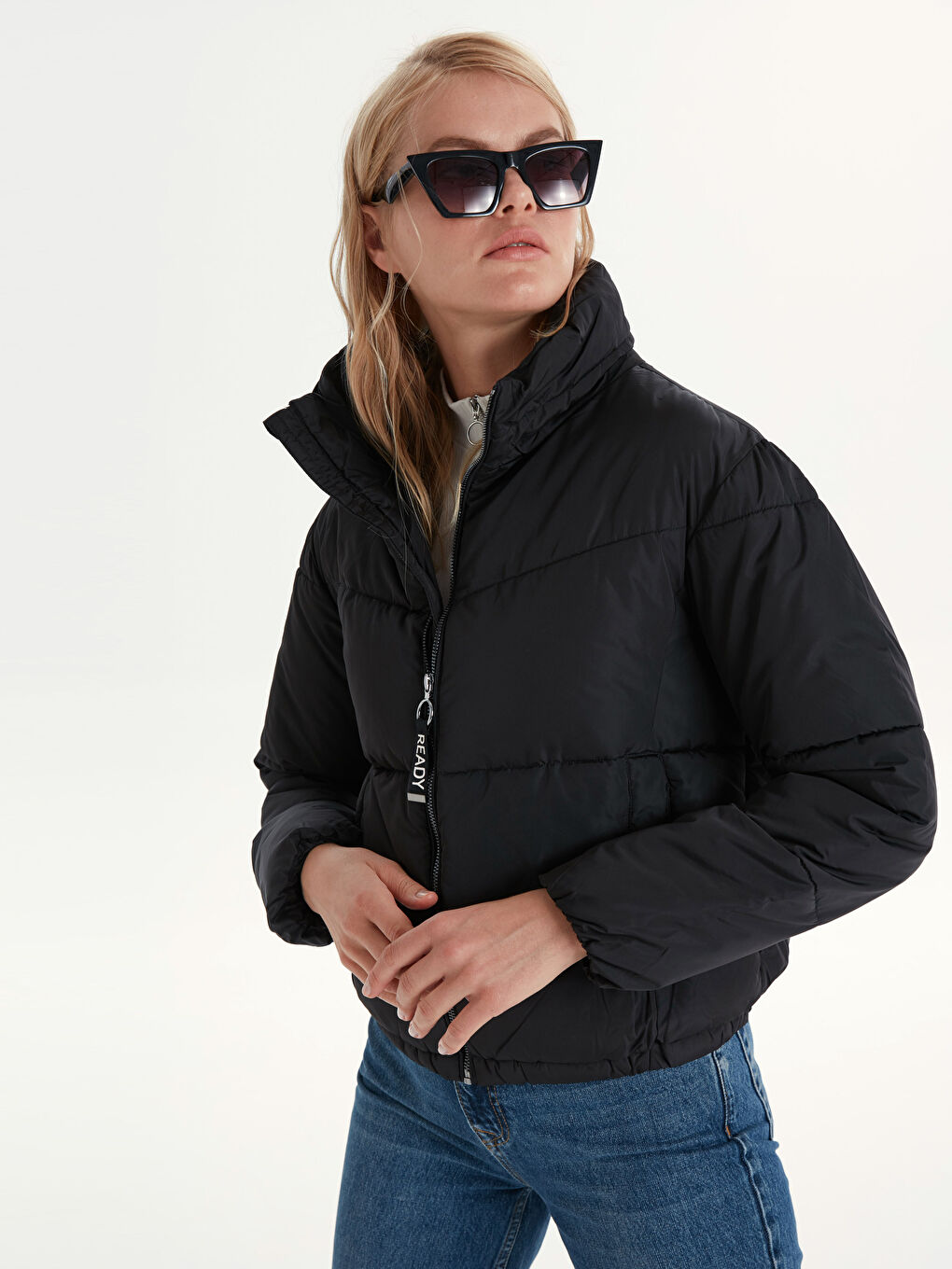 Siyah Uzun Kollu Kadın Şişme Mont