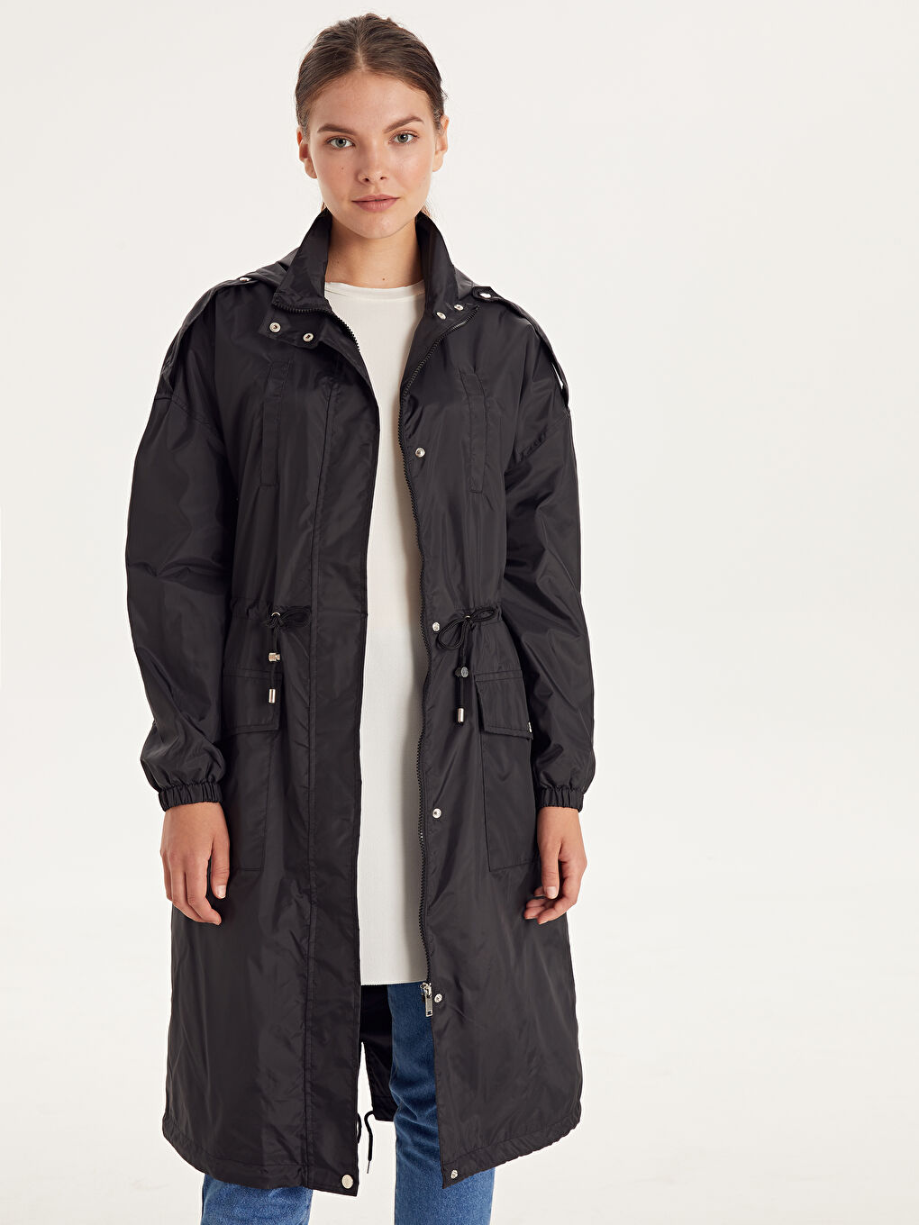 Ženski kišni mantil sa kapuljačom i dugim rukavima