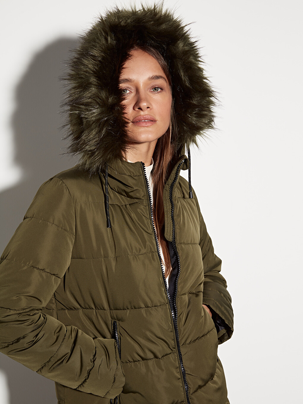 Femër Ngjyre Kaki Pallto Puffer-2