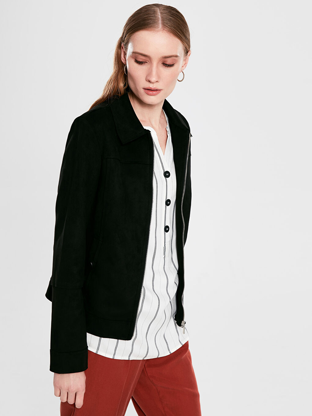 Siyah Uzun Kollu Kadın Deri Görünümlü Mont-1