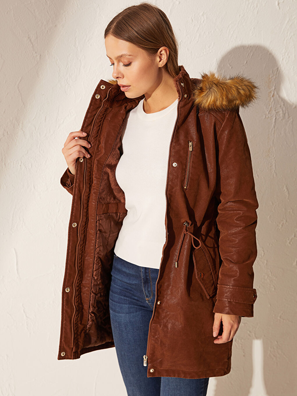 Kahverengi Karamel Deri Görünümlü Mont-1