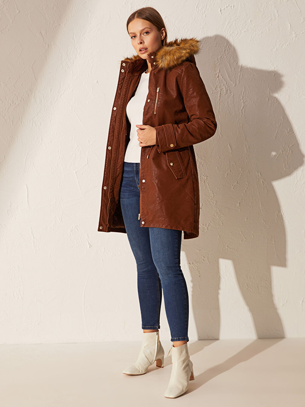 Kahverengi Karamel Deri Görünümlü Mont-2