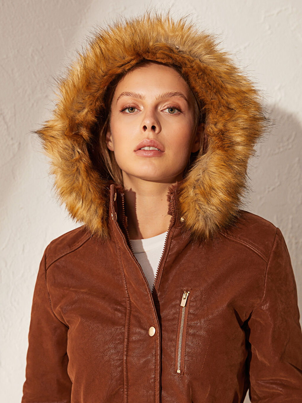 Kahverengi Karamel Deri Görünümlü Mont-3