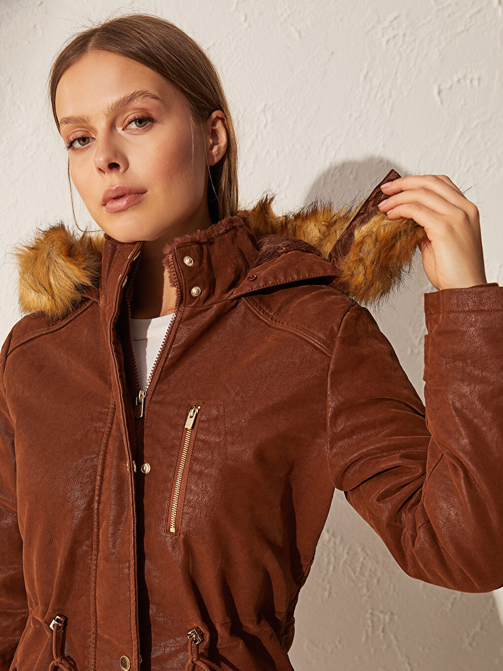 Kahverengi Karamel Deri Görünümlü Mont-5