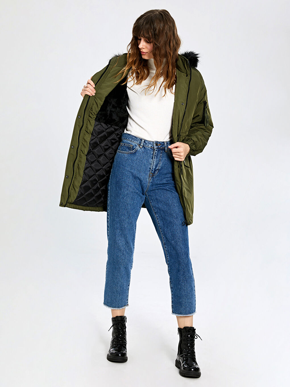 Haki Kapüşonlu Uzun Kollu Kadın Parka-2