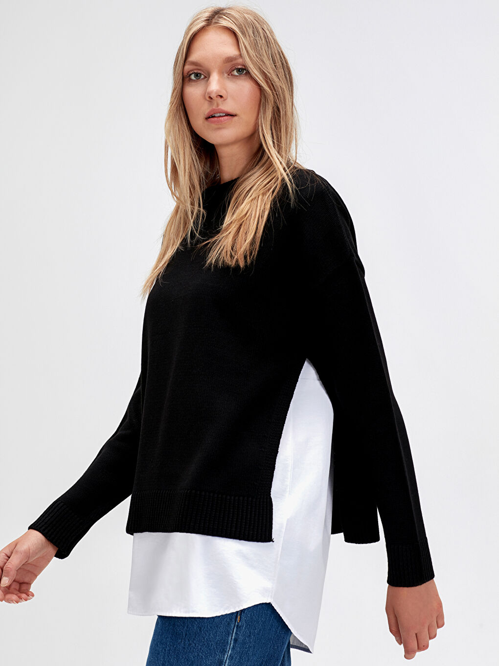 Siyah Bisiklet Yaka Standart Fit Uzun Kollu Kadın Düz Triko Kazak