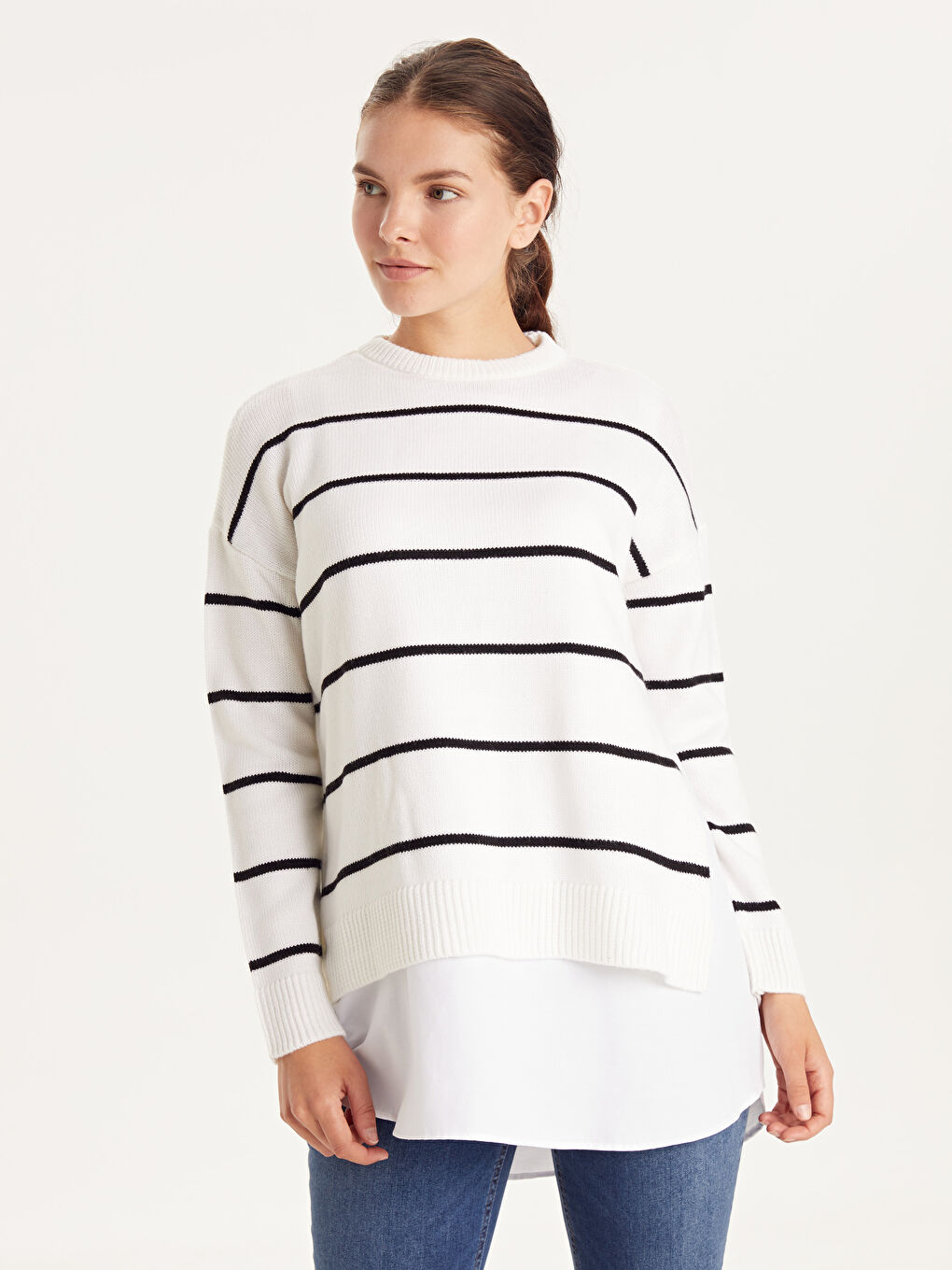 Beyaz Bisiklet Yaka Standart Fit Uzun Kollu Kadın Düz Triko Kazak