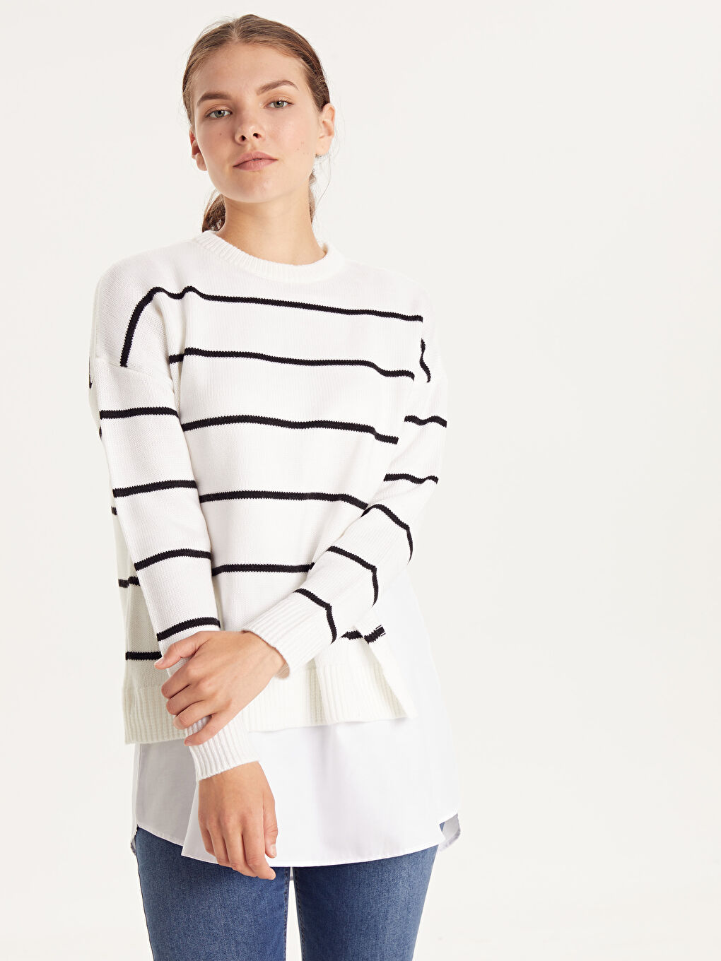 Beyaz Bisiklet Yaka Standart Fit Uzun Kollu Kadın Düz Triko Kazak-1