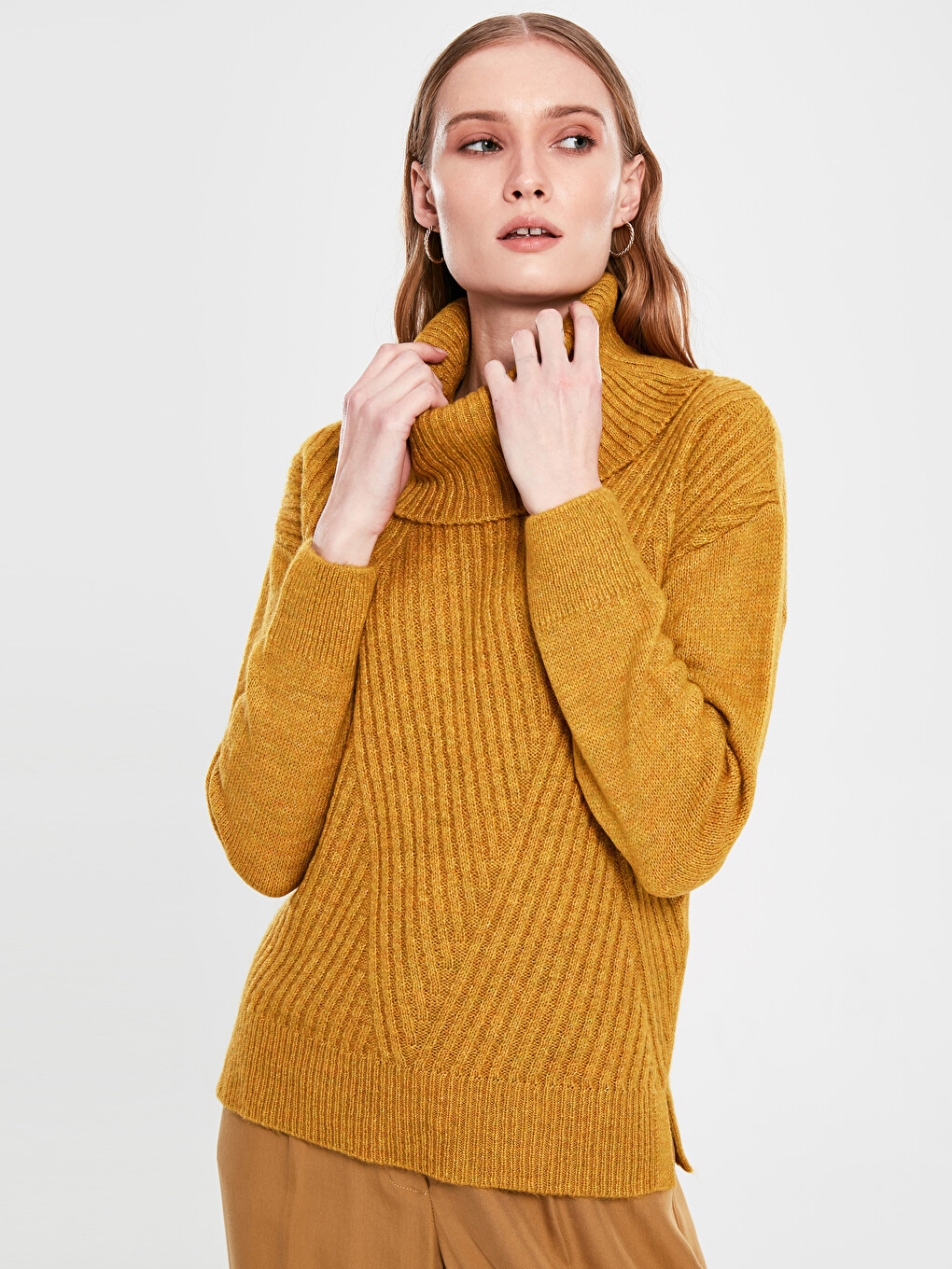 Flowy Collar Women's Sweater