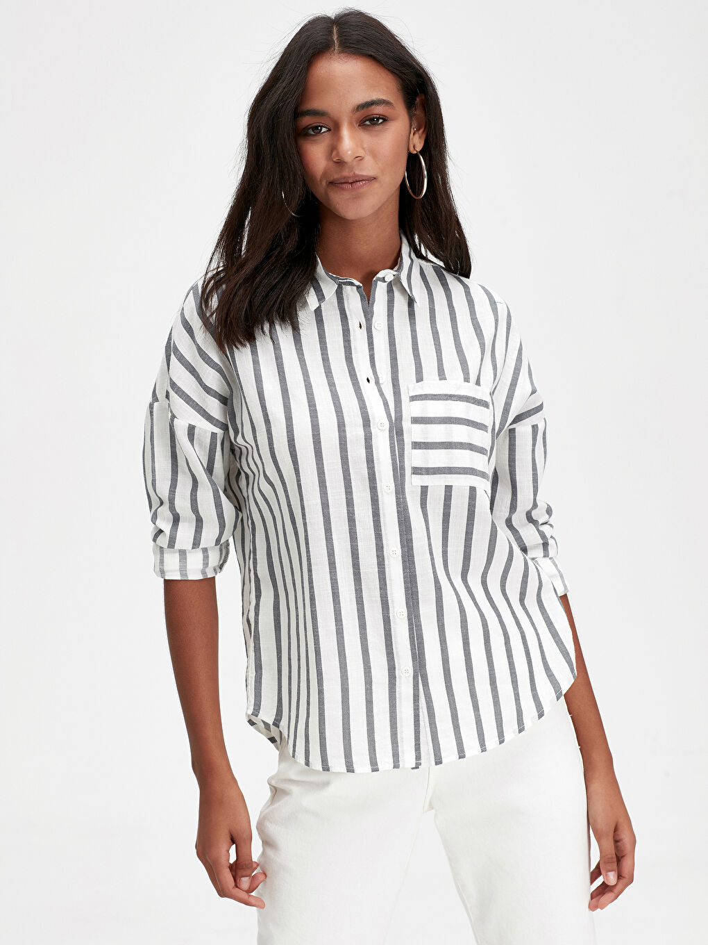 Gri Çizgili Gömlek