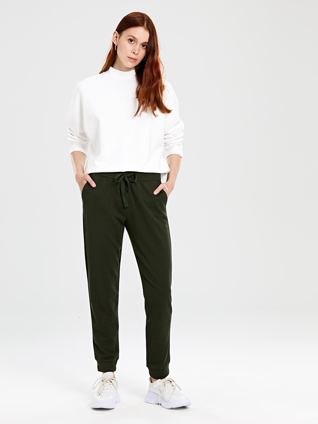 Pantaloni De Trening Kaki Femeie