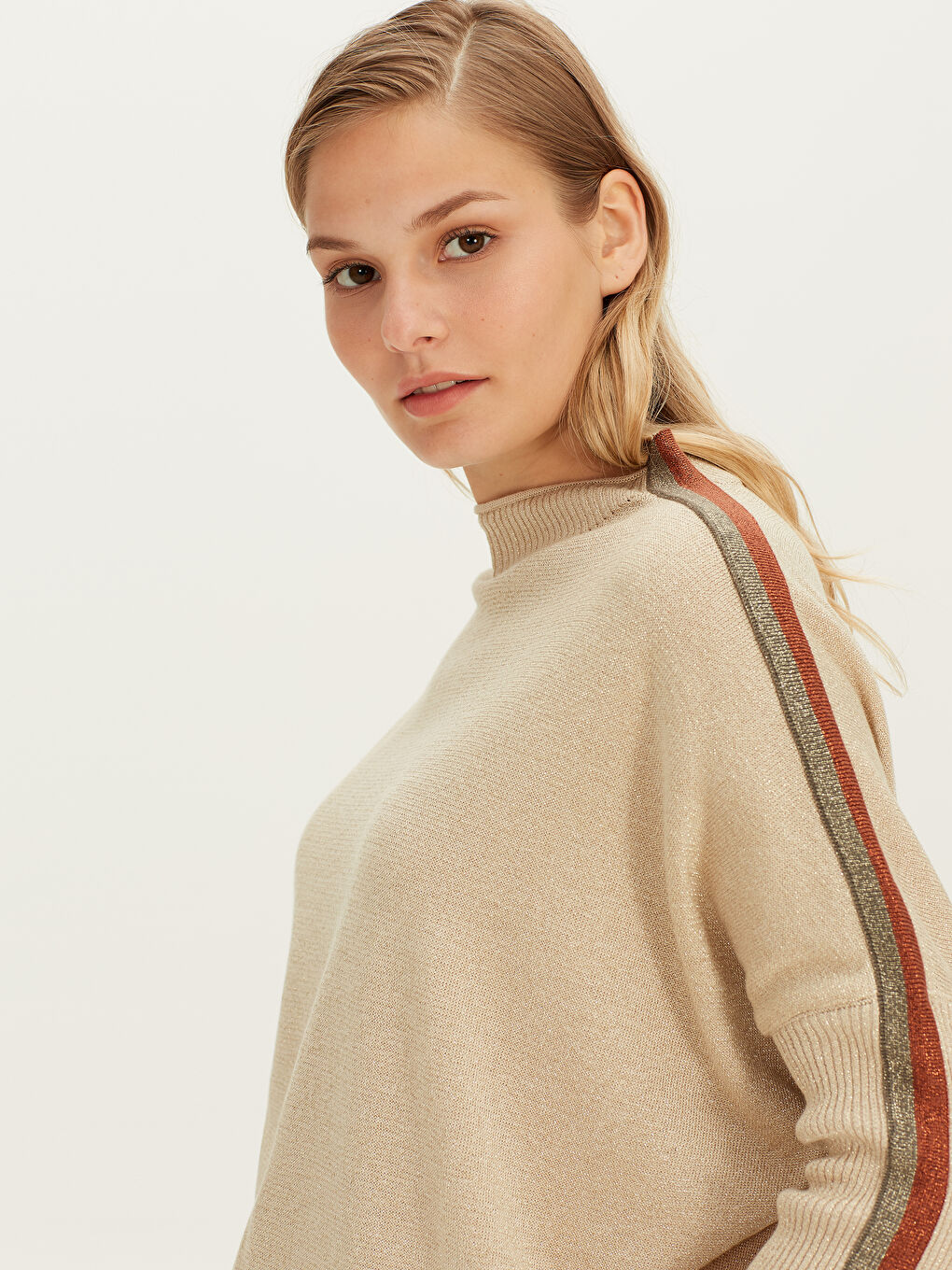 Bej Yarım Balıkçı Yaka Kadın Kazak-2