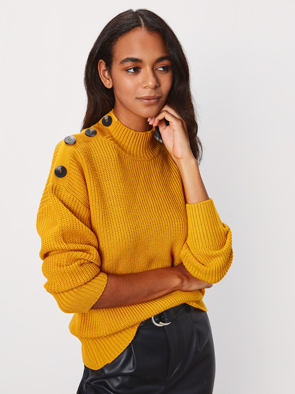 كنزة نسائية بياقة نصف عالية وكم طويل-1