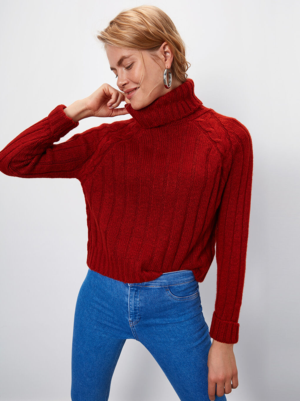 Свитер с длинным рукавом и водолазкой для женщин-1