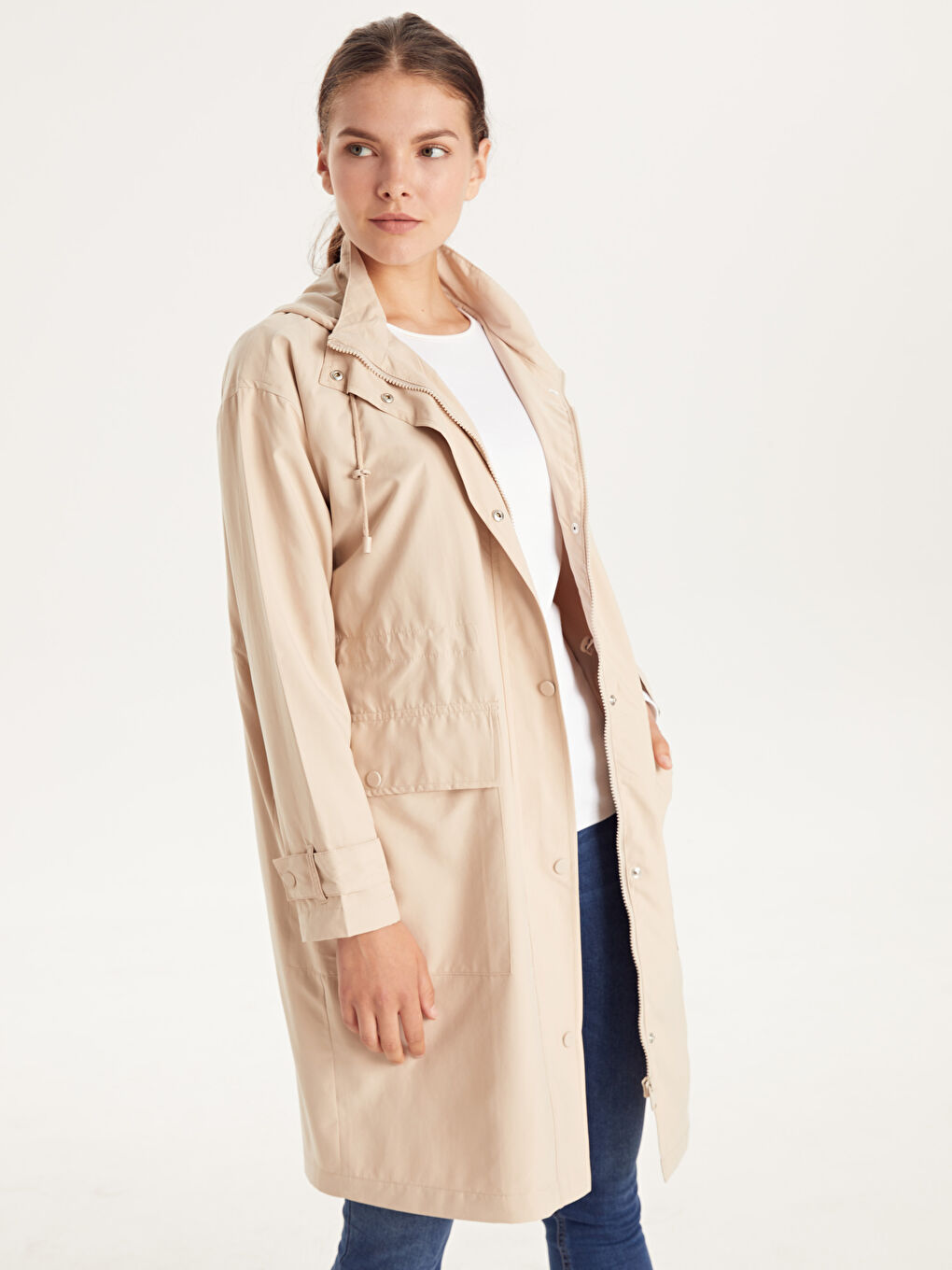 Bej Kapüşonlu Uzun Kollu Kadın Yağmurluk