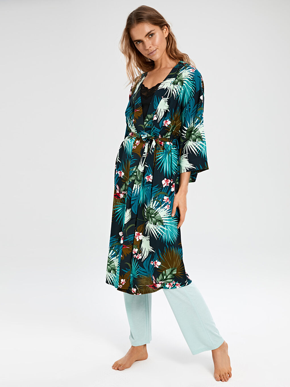 Lacivert V Yaka Kısa Kollu Viskon Kadın Sabahlık-1