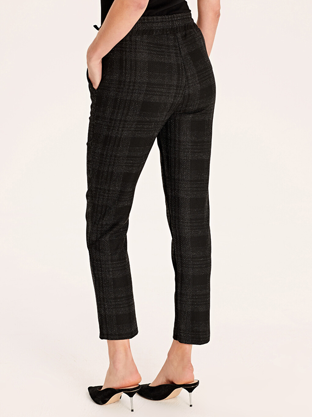 Elastic Waist Chequered Carrot Fit Trousers-2