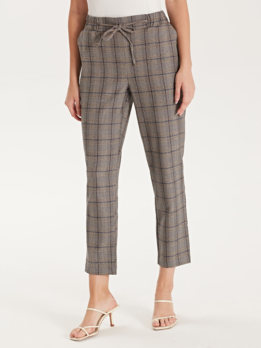 karirane hlače mrkva kroja i elastičnom pasicom -1