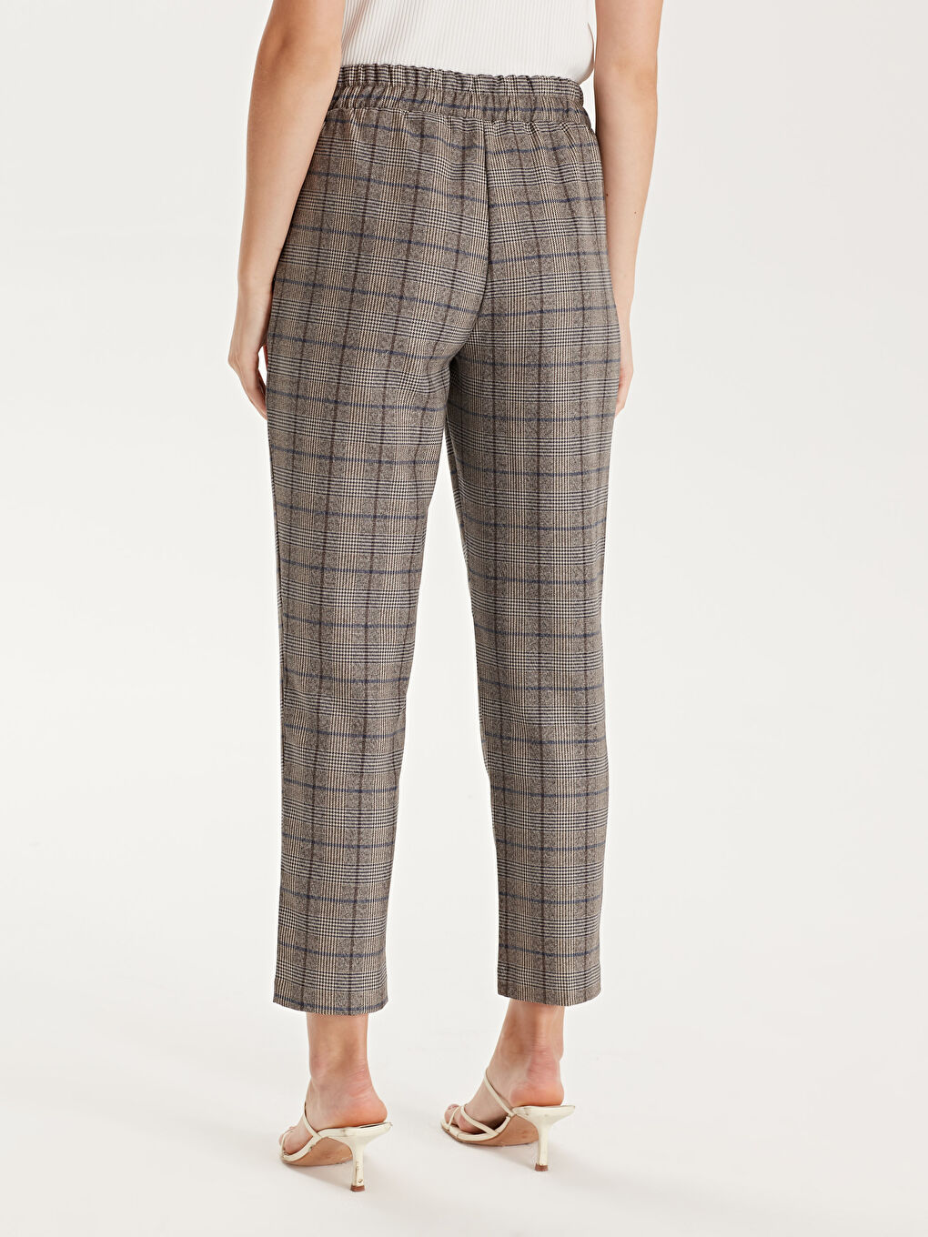 karirane hlače mrkva kroja i elastičnom pasicom -2