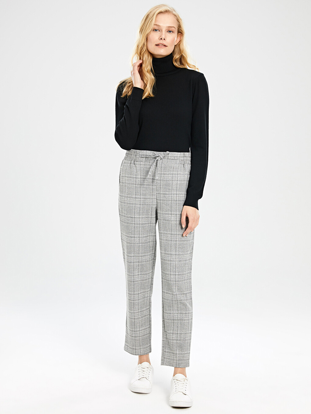 Pantaloni Carrot Fit Cu Carouri Și Cu Talie Elastică-1