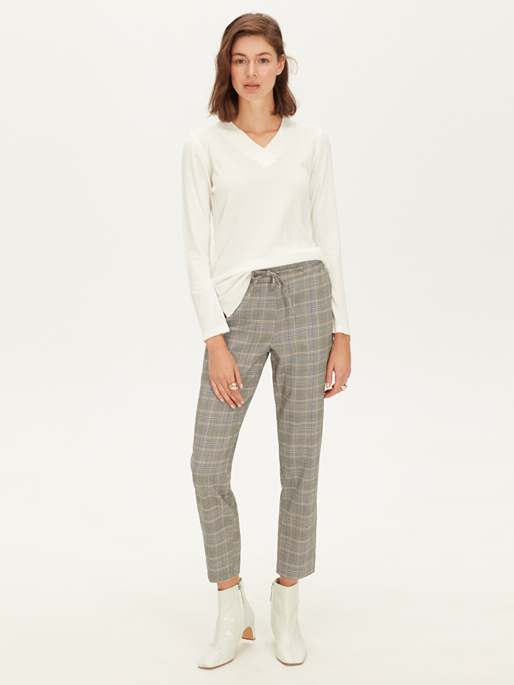 Elastic Waist Chequered Carrot Fit Trousers-1