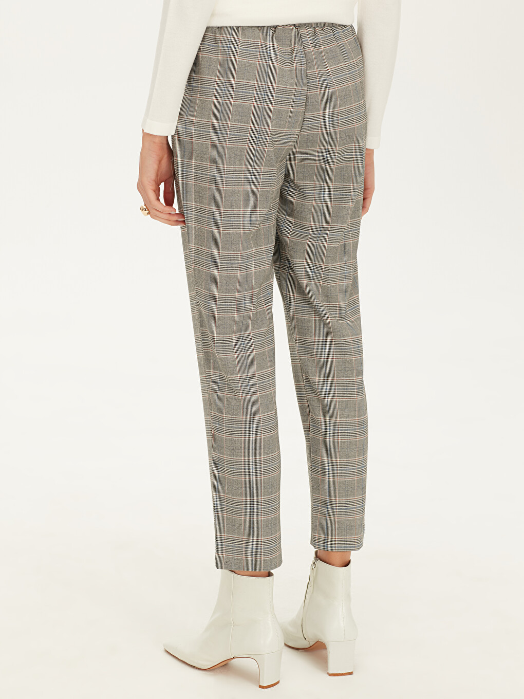 Elastic Waist Chequered Carrot Fit Trousers-3