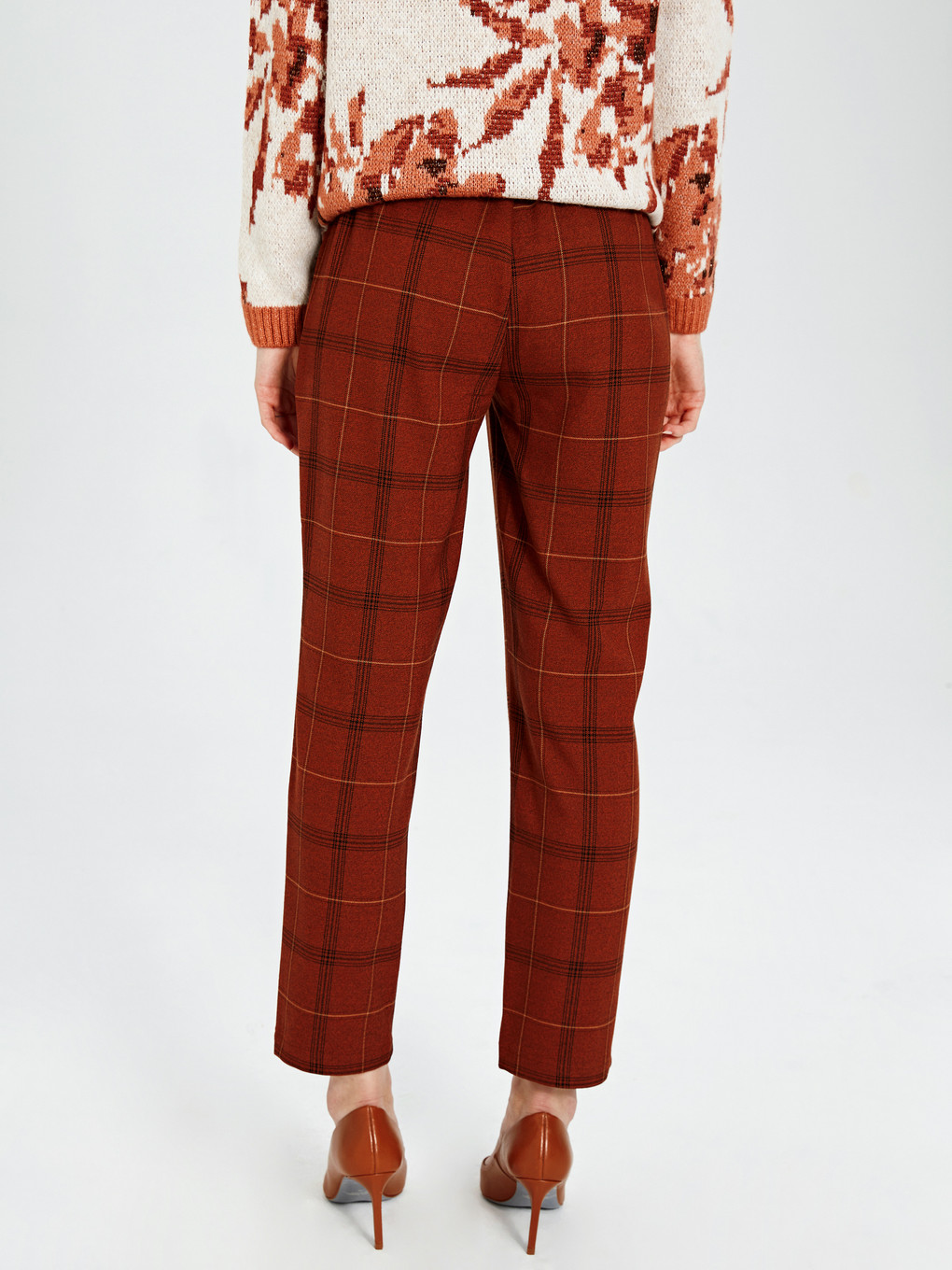 Elastic Waist Chequered Carrot Fit Trousers-4