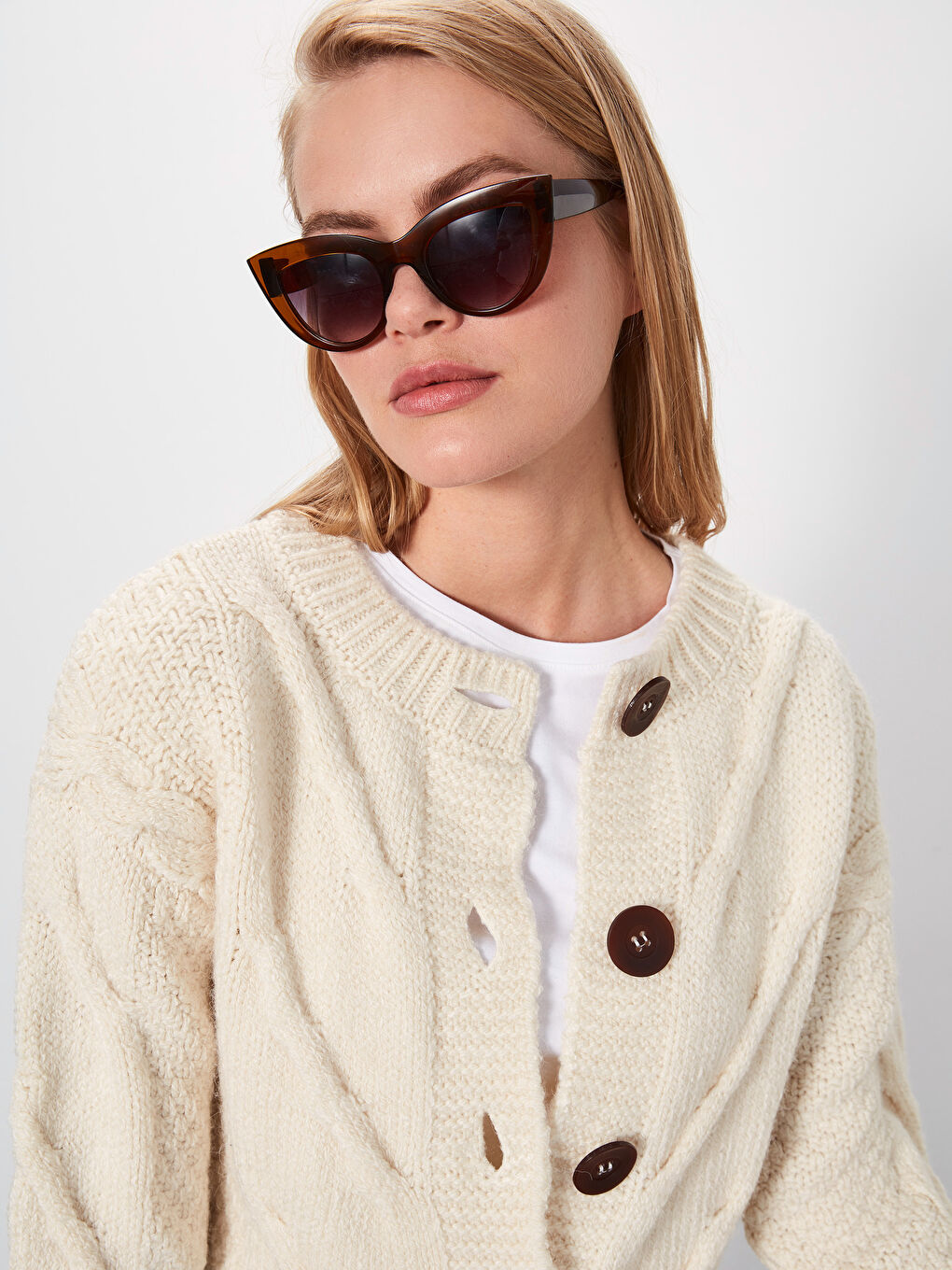 Ekru Bisiklet Yaka Uzun Kollu Kadın Hırka-2